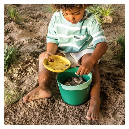 Jucarii nisip si gradina, sporturi si altele Bucki, galetusa cu sita, verde, Quut Toys, 1-5 ani